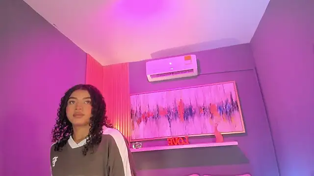 Snapshot of janinne_lu chatting on February 24, 11:00 am janinne lu online show from February 24, 11:00 am