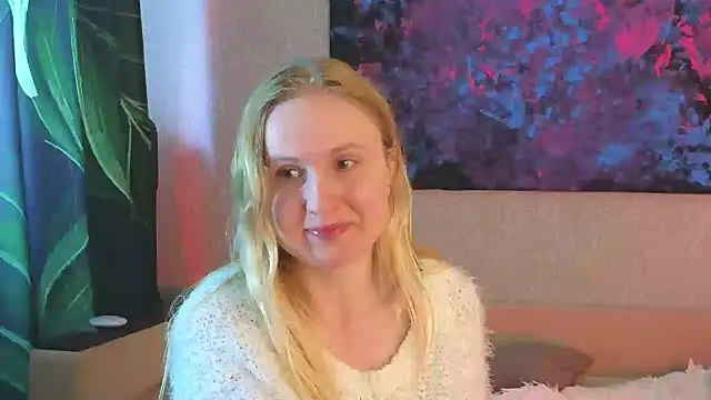 Snapshot of Lanavi_Smile chatting on June 17, 6:13 am Lanavi Smile online show from June 17, 6:13 am