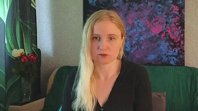 Snapshot of Lanavi_Smile chatting on July 10, 6:24 am Lanavi Smile online show from July 10, 6:24 am