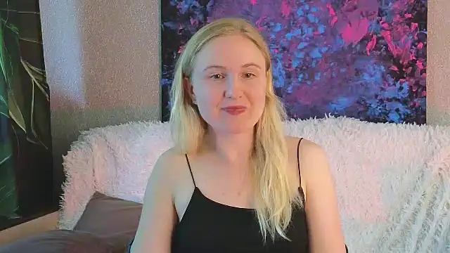 Snapshot of Lanavi_Smile chatting on July 15, 6:20 am Lanavi Smile online show from July 15, 6:20 am