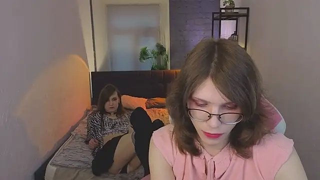 ZoriaLovesLuna online show from March 26, 7:06 am