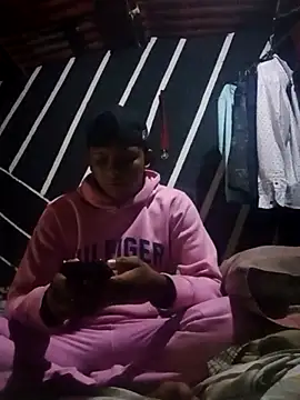 zeus23cm1 online show from February 24, 12:39 pm