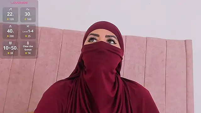 Snapshot of _jamiila chatting on February 24, 2:18 pm jamiila online show from February 24, 2:18 pm