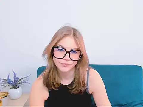 StormiSmooth online show from March 10, 9:13 am