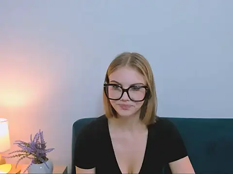 StormiSmooth online show from March 26, 2:37 pm