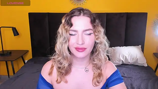 StellaAlluring online show from April 17, 1:41 am