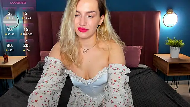 StellaAlluring online show from May 27, 1:48 am