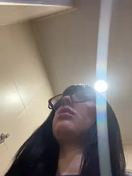 Snapshot of susi_chimm chatting on May 20, 1:08 pm susi chimm online show from May 20, 1:08 pm