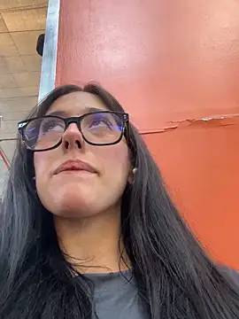 susi chimm online show from April 15, 1:59 pm