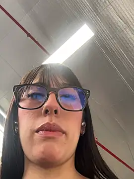 Snapshot of susi_chimm chatting on May 19, 1:29 pm susi chimm online show from May 19, 1:29 pm