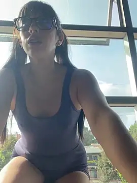 Snapshot of susi_chimm chatting on July 8, 1:12 pm susi chimm online show from July 8, 1:12 pm