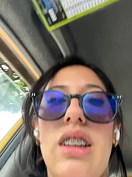 susi chimm online show from March 6, 2:12 pm