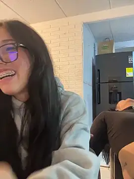 susi chimm online show from April 15, 1:55 am