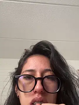 susi chimm online show from March 3, 1:07 pm