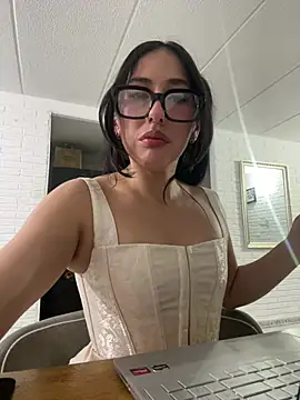 susi chimm online show from April 11, 1:46 am