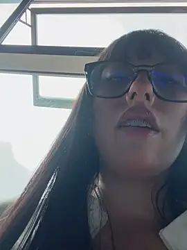 Snapshot of susi_chimm chatting on May 26, 1:09 pm susi chimm online show from May 26, 1:09 pm