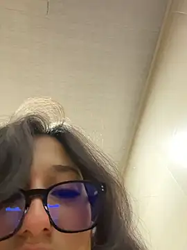Snapshot of susi_chimm chatting on April 27, 1:31 pm susi chimm online show from April 27, 1:31 pm