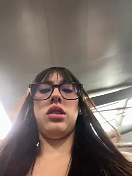 Snapshot of susi_chimm chatting on July 9, 1:43 pm susi chimm online show from July 9, 1:43 pm