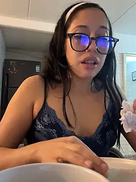 Snapshot of susi_chimm chatting on February 24, 2:01 am susi chimm online show from February 24, 2:01 am