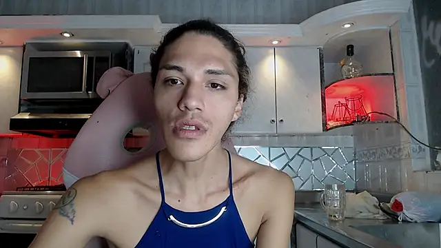 CrisOzzz online show from March 25, 6:40 pm