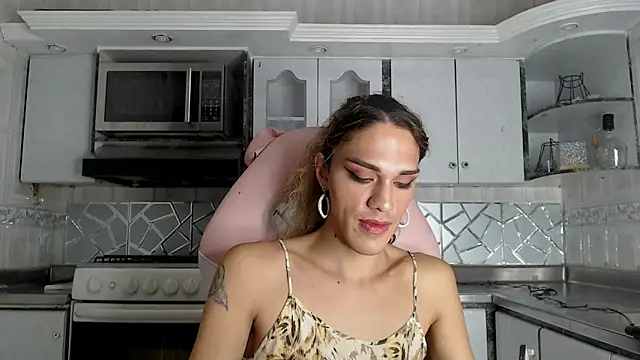 CrisOzzz online show from March 11, 6:24 pm