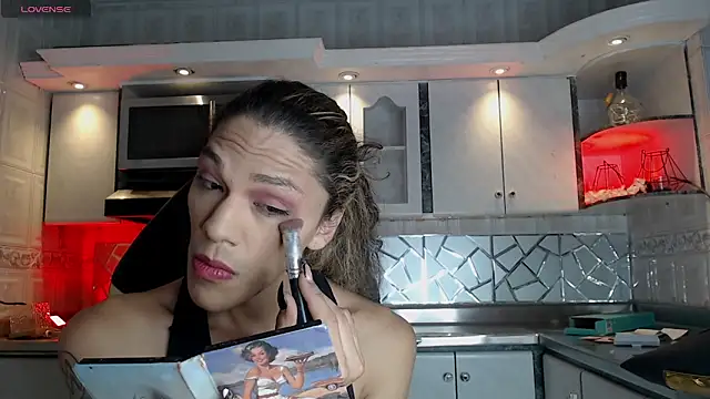 CrisOzzz online show from April 2, 5:52 pm