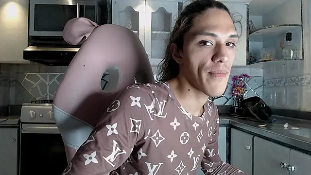 CrisOzzz online show from February 25, 8:41 pm