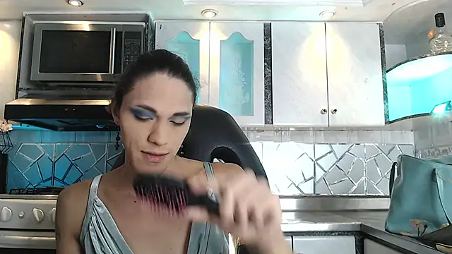 CrisOzzz online show from May 28, 5:41 pm