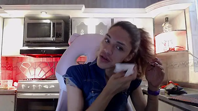 CrisOzzz online show from March 23, 5:57 pm