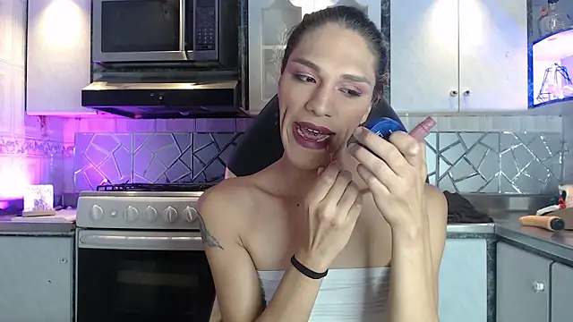 CrisOzzz online show from April 15, 6:34 pm