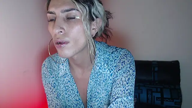 Snapshot of Crys_Talin chatting on June 13, 1:03 am Crys Talin online show from June 13, 1:03 am