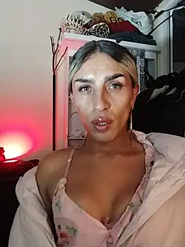 Snapshot of Crys_Talin chatting on April 4, 1:34 am Crys Talin online show from April 4, 1:34 am