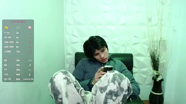 Stich 23 online show from April 15, 5:39 pm