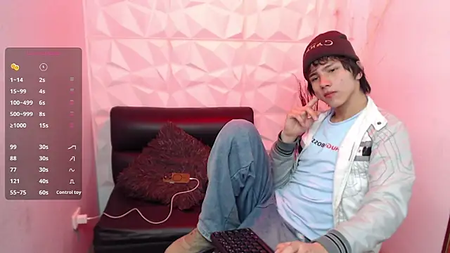 Stich 23 online show from April 30, 8:57 pm