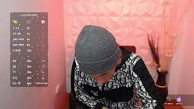 Snapshot of Stich_23 chatting on June 21, 5:13 am Stich 23 online show from June 21, 5:13 am
