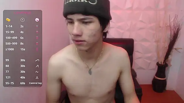 Stich 23 online show from April 3, 1:06 pm