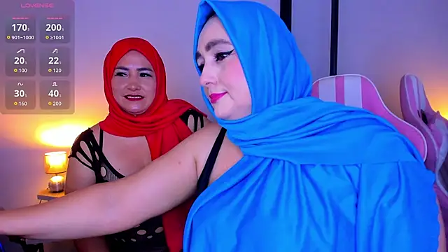 HijabiMilff online show from April 13, 2:54 pm