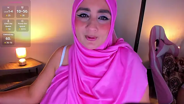HijabiMilff online show from March 23, 3:01 pm