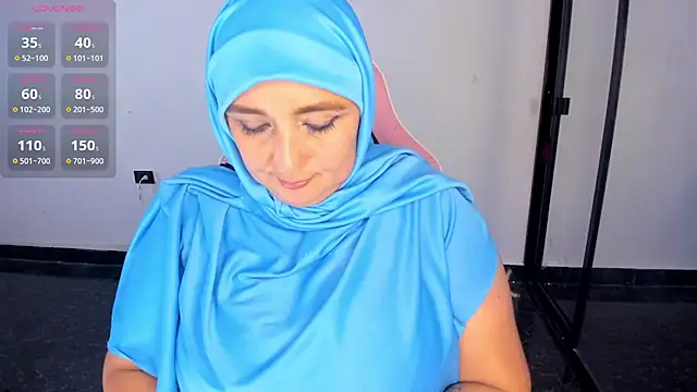 Snapshot of HijabiMilff chatting on July 16, 2:36 pm HijabiMilff online show from July 16, 2:36 pm