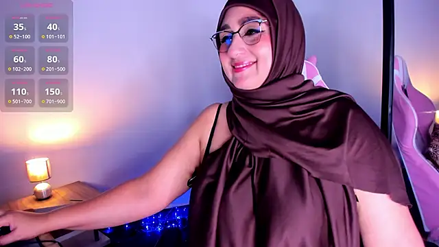 HijabiMilff online show from March 20, 2:18 pm