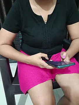 Queenlipx online show from March 25, 4:06 pm