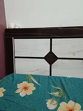 Queenlipx online show from March 28, 5:03 pm