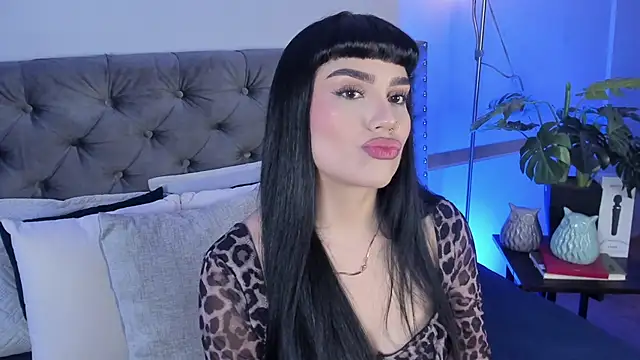 Snapshot of AlmaBlaze chatting on May 13, 1:29 pm AlmaBlaze online show from May 13, 1:29 pm