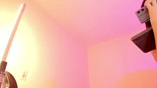 MIAA ROBERTSS online show from April 15, 6:08 am