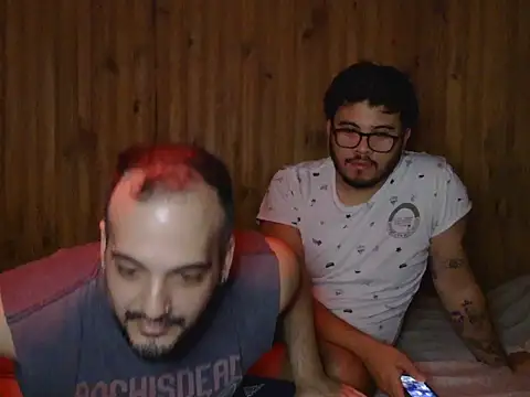 Snapshot of Bombe- chatting on February 24, 2:01 am Bombe- online show from February 24, 2:01 am