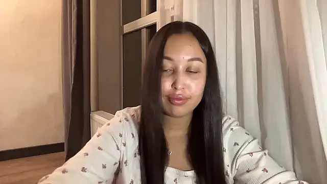 Snapshot of Dana_005 chatting on June 19, 10:04 pm Dana 005 online show from June 19, 10:04 pm