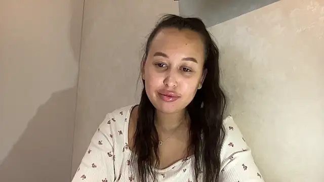 Snapshot of Dana_005 chatting on May 11, 7:33 pm Dana 005 online show from May 11, 7:33 pm