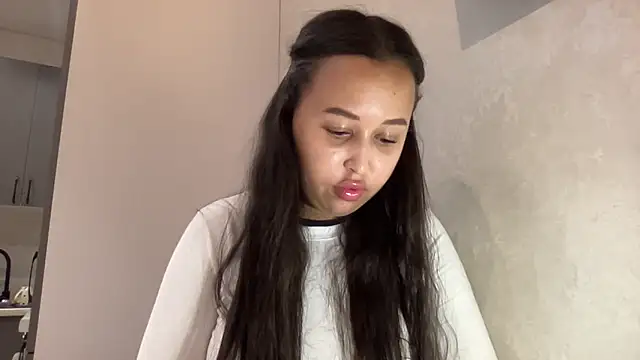 Snapshot of Dana_005 chatting on June 1, 9:03 pm Dana 005 online show from June 1, 9:03 pm
