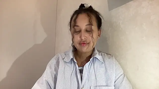 Snapshot of Dana_005 chatting on July 16, 8:06 pm Dana 005 online show from July 16, 8:06 pm