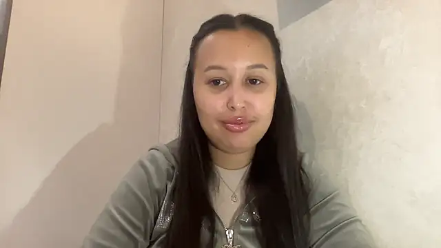 Snapshot of Dana_005 chatting on May 5, 9:07 pm Dana 005 online show from May 5, 9:07 pm